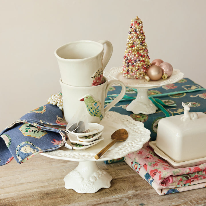 Pierced Lace Pedestal Stand