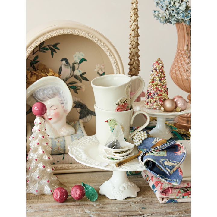 Pierced Lace Pedestal Stand