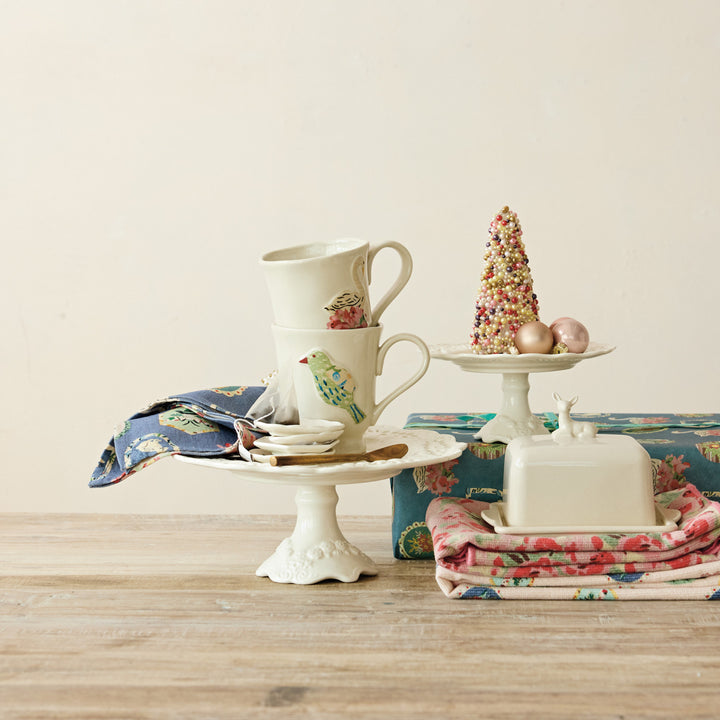 Pierced Lace Pedestal Stand