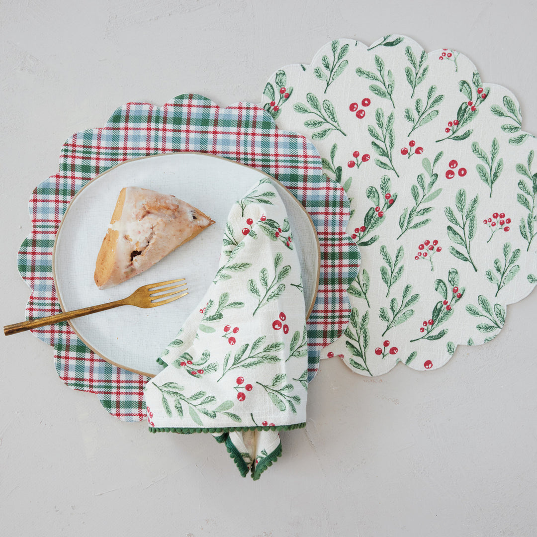 Mistletoe Scalloped Placemat