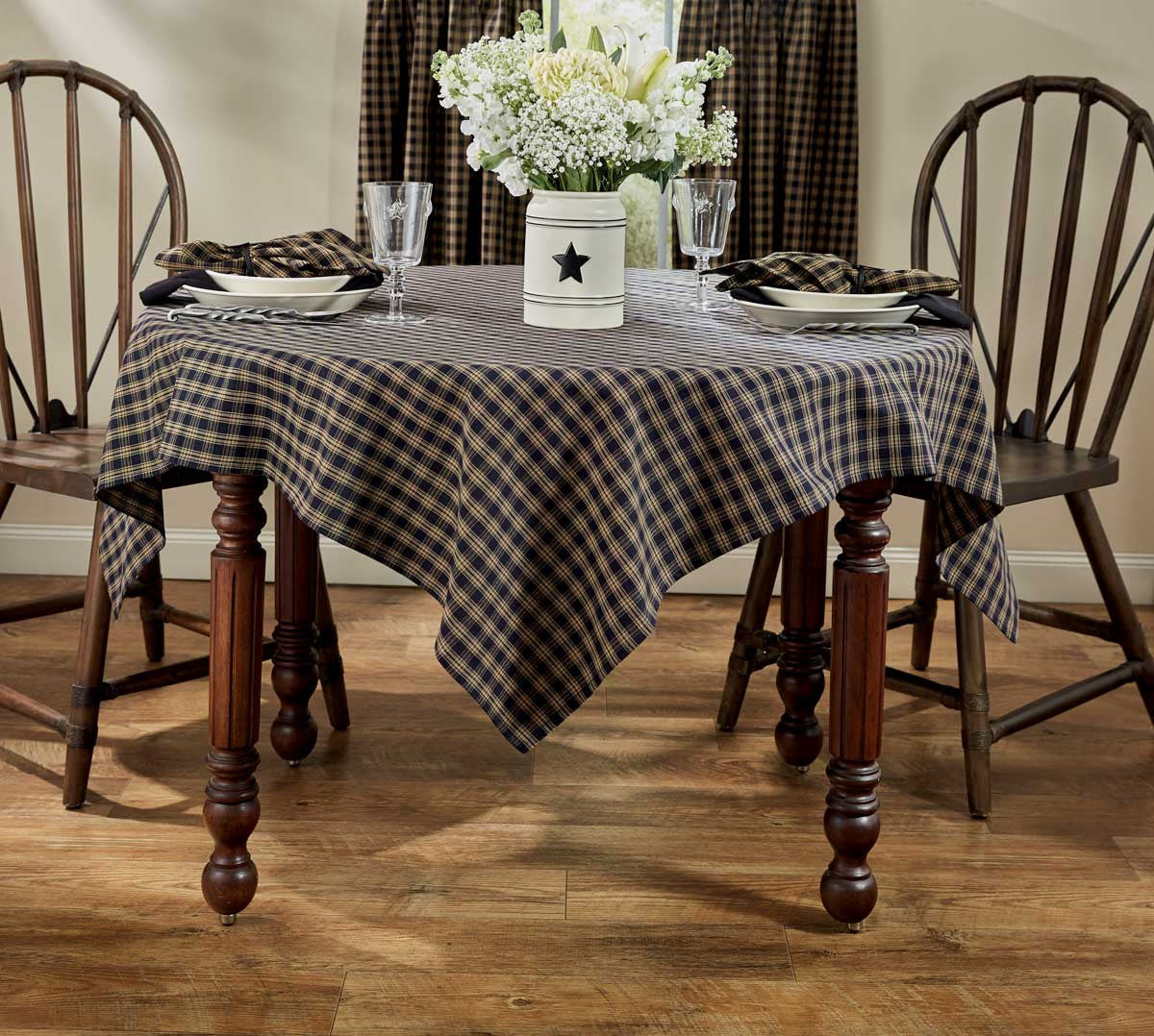 Sturbridge Black Tablecloth