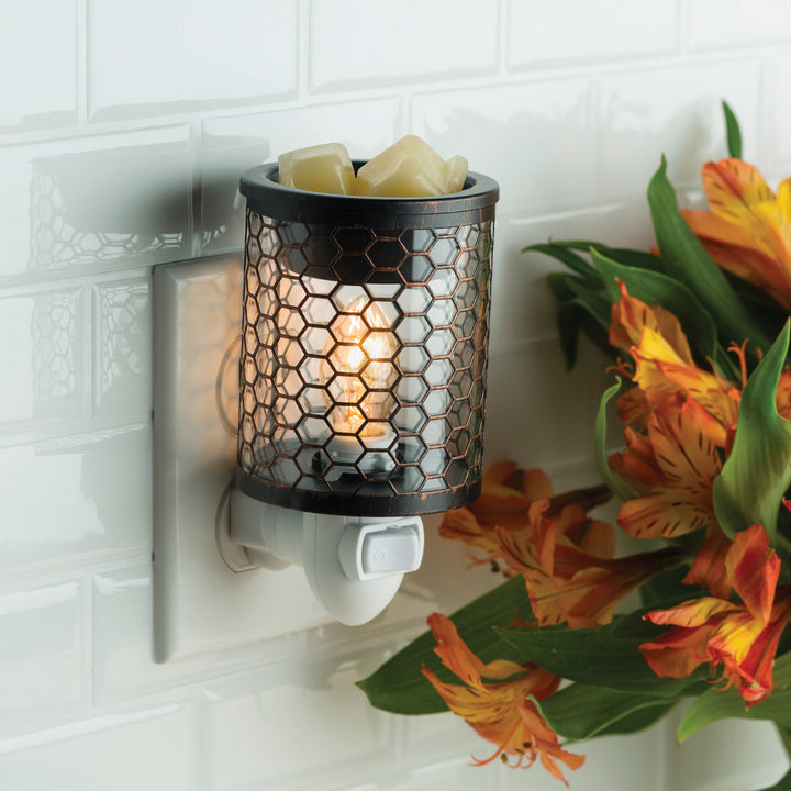 Chicken Wire Pluggable Warmer